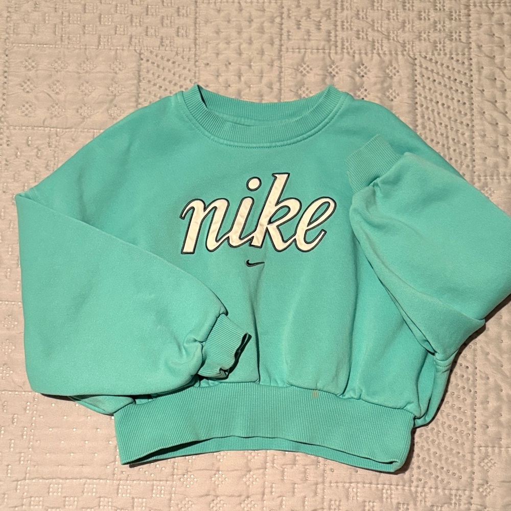 Kids Nike cropped sweatshirt, size XS